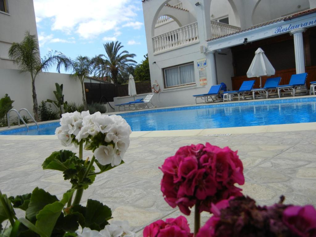 Tsialis Hotel Apartments Lárnaca Quarto foto